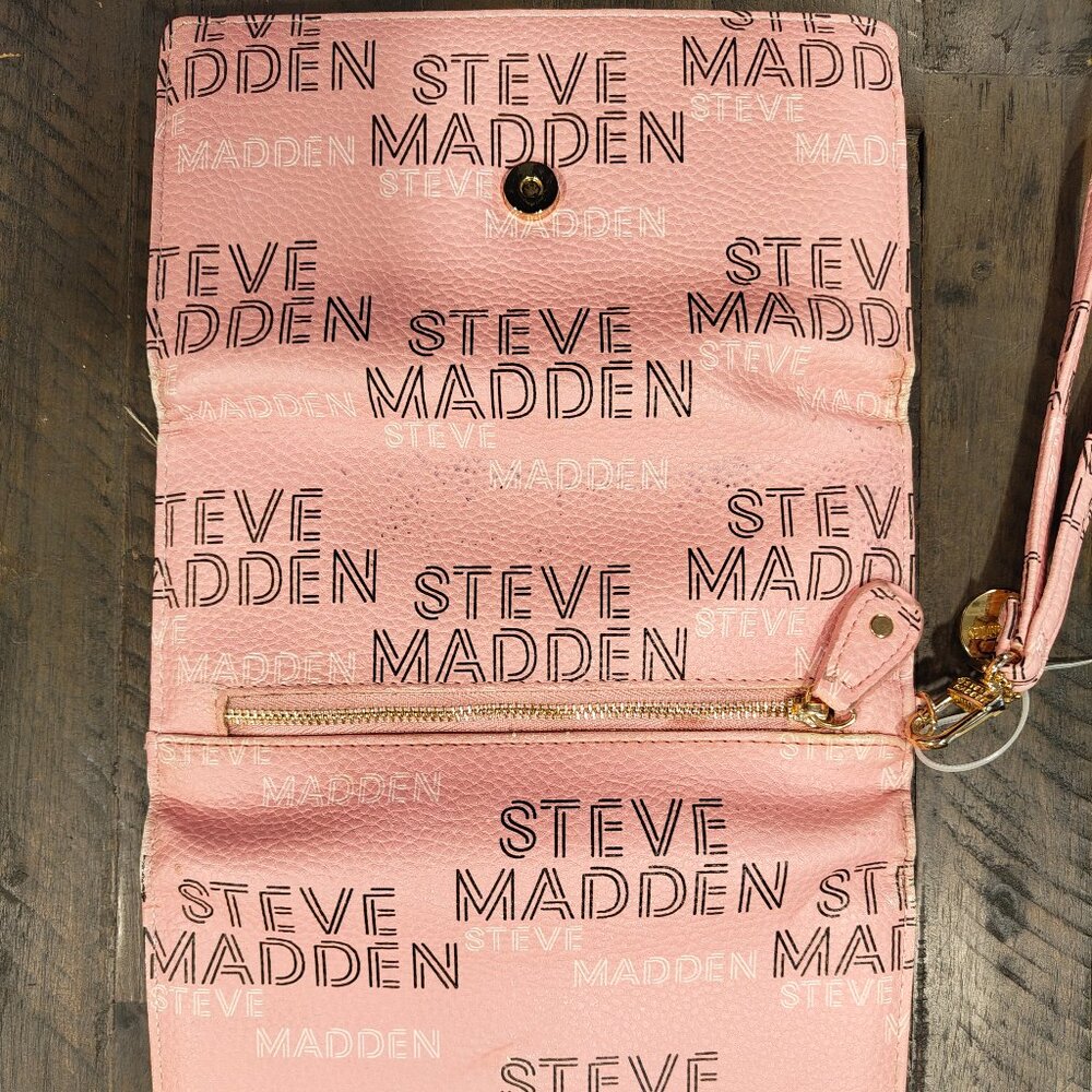 Women's Steve Madden Pink and Gold Clutch Wallet with Zipper and Wrist Strap - Picture 4 of 5